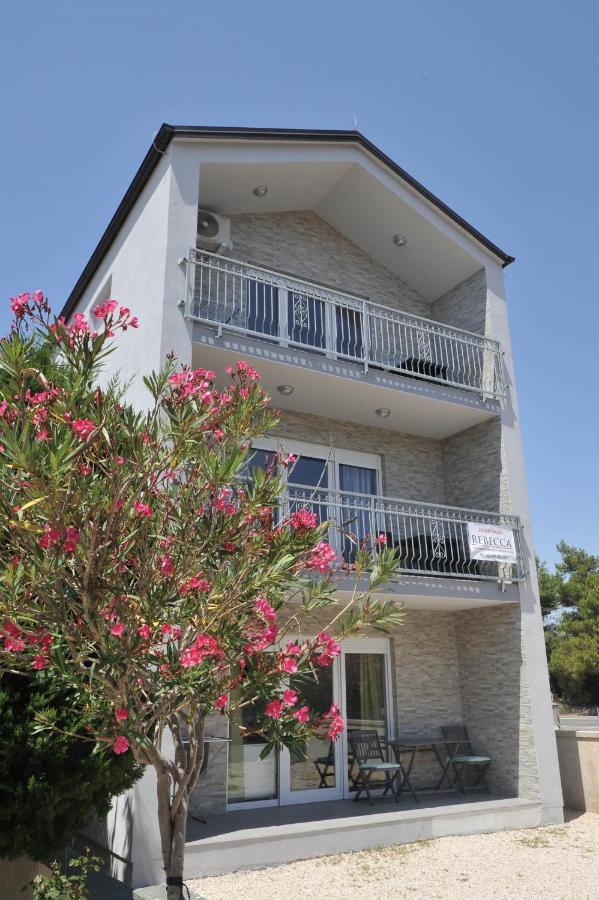 Apartmani Rebecca Vir Dış mekan fotoğraf