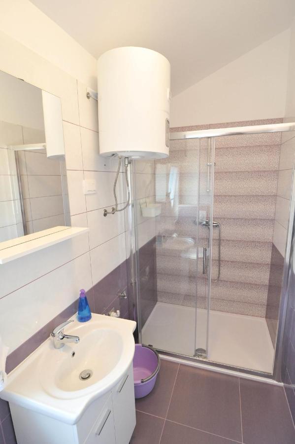 Apartmani Rebecca Vir Dış mekan fotoğraf