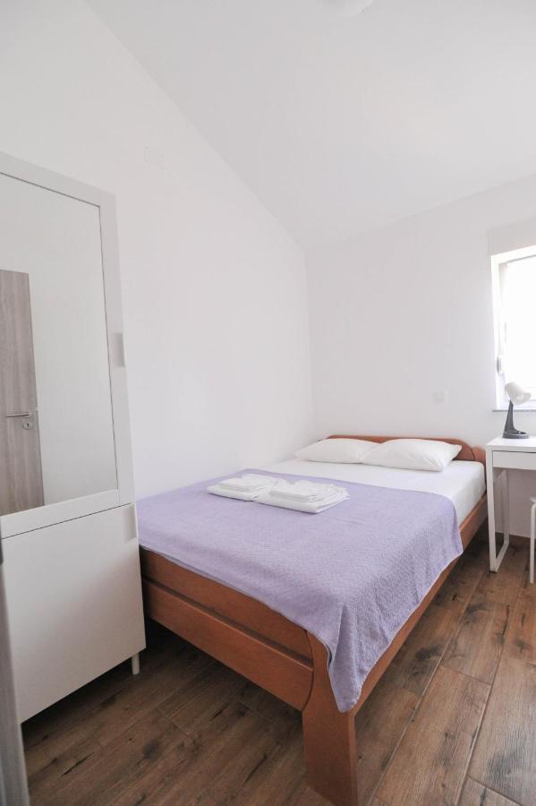 Apartmani Rebecca Vir Dış mekan fotoğraf