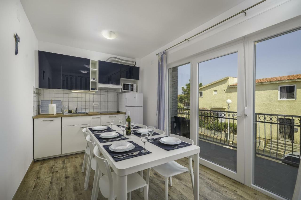 Apartmani Rebecca Vir Dış mekan fotoğraf